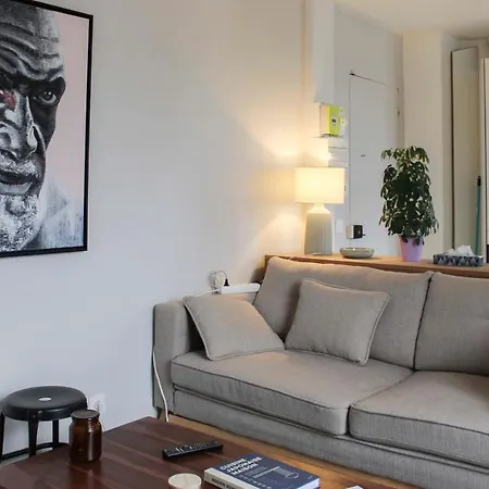 Charming 28m Under The Parisian Roof *